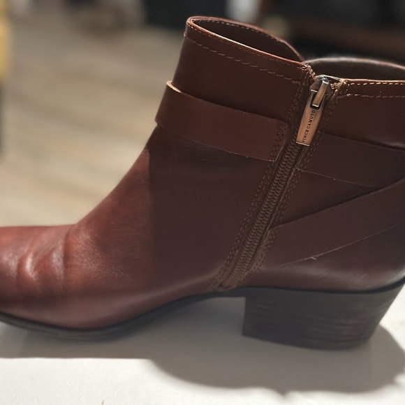 Vince Camuto Peamer Booties - Picture 11 of 13